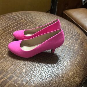 Pink kitten heels shoes size 5.5